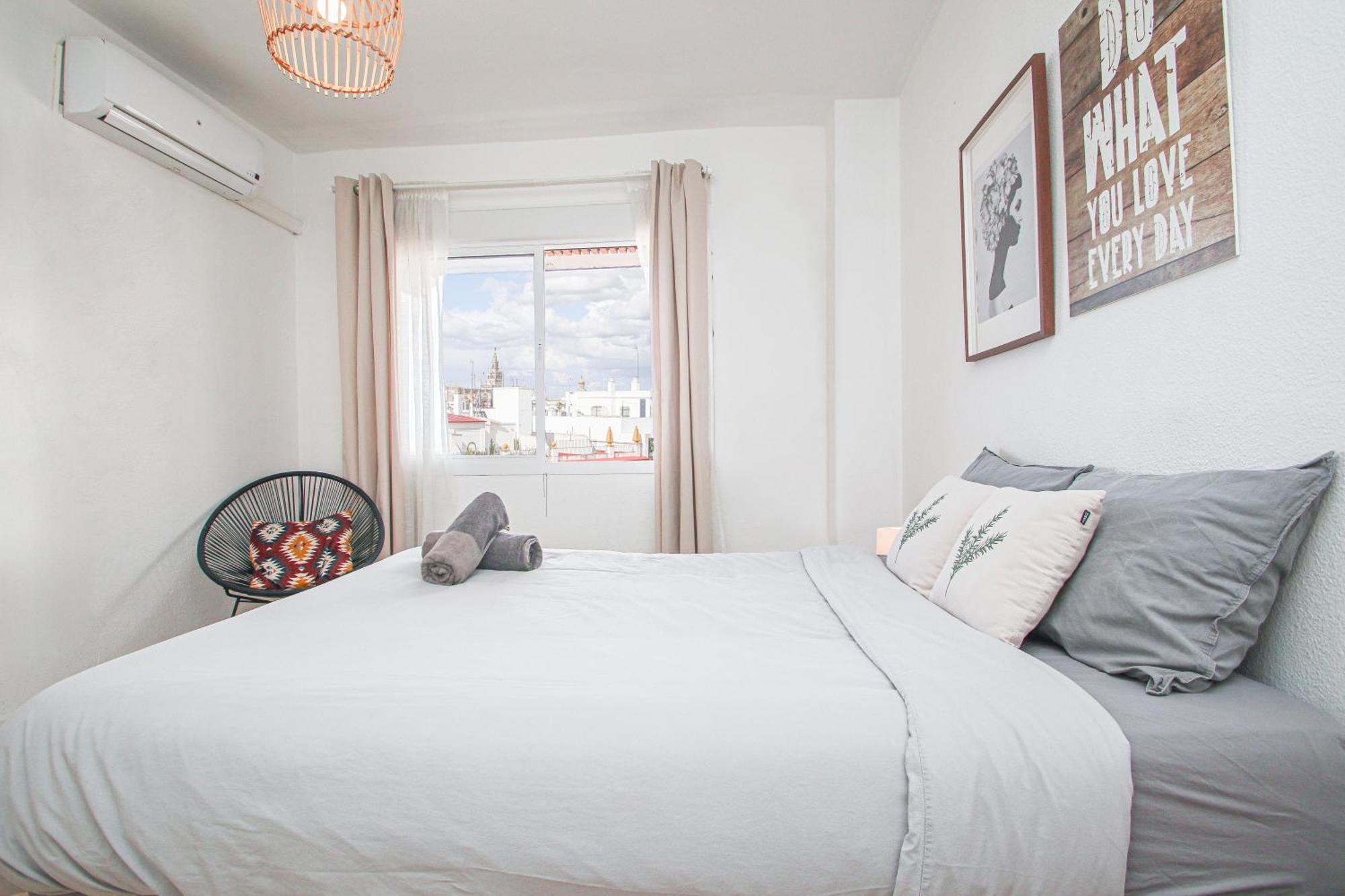 Stunning Apt W Views To Giralda - 15 Minutes Walk Sevilla Kültér fotó